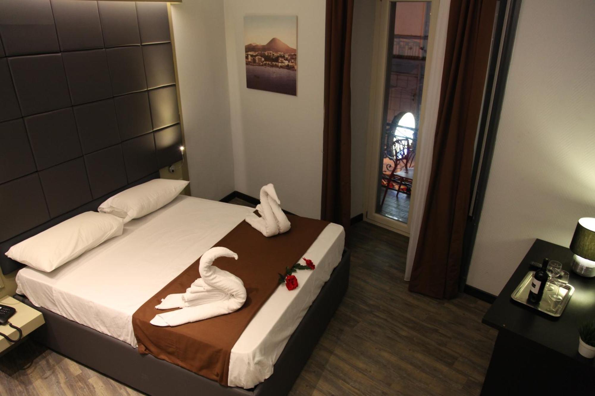 Dolce Vita Rooms Napels Buitenkant foto