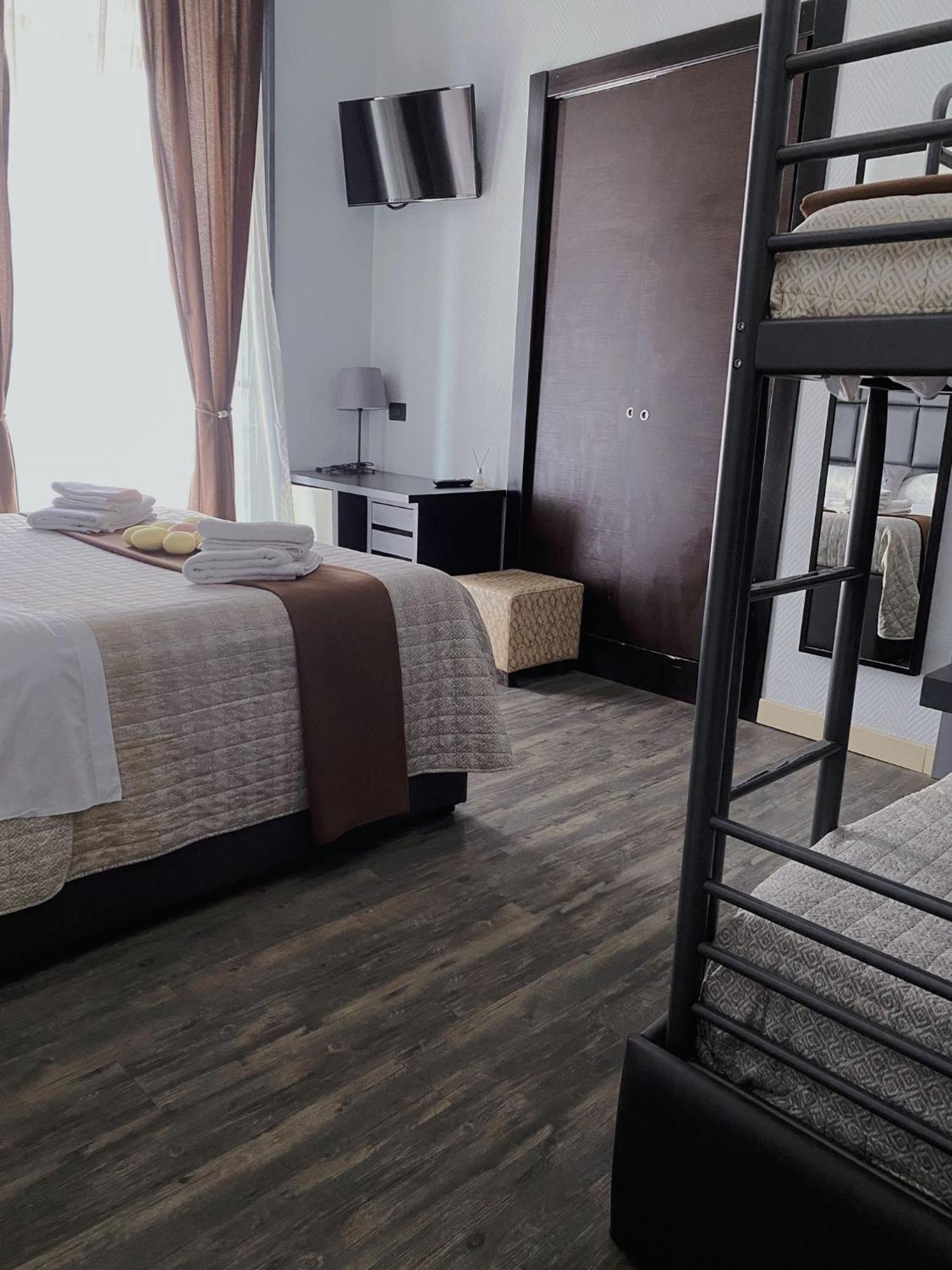 Dolce Vita Rooms Napels Buitenkant foto