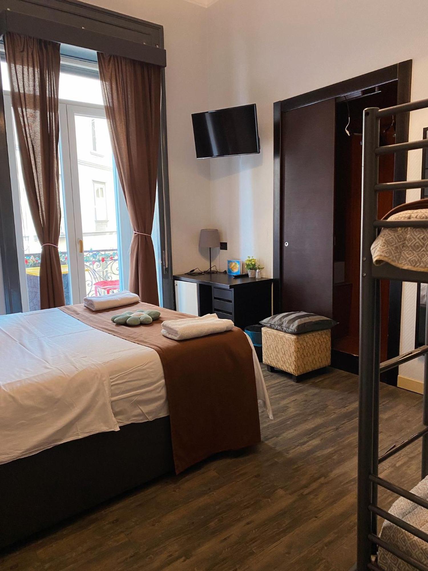 Dolce Vita Rooms Napels Buitenkant foto